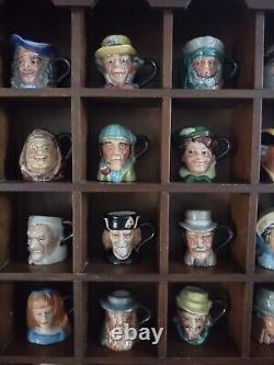 Franklin Mint 1983 Set Porcelain Peter Jackson Miniature Toby Mugs Display Case