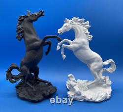 Franklin Mint 1988 Porcelain Pair Of Battling Stallions Horses By Edward D. Hart