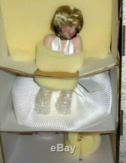 Franklin Mint 7 YEAR ITCH Marilyn Monroe Porcelain Heirloom Doll New In Box
