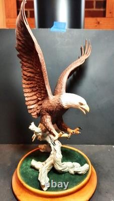 Franklin Mint American Majesty Bald Eagle Porcelain Figurine Ruyckevelt 1987