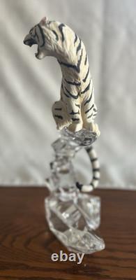 Franklin Mint Big Cats Of The World. Siberian White Tiger And The Snow Leopard