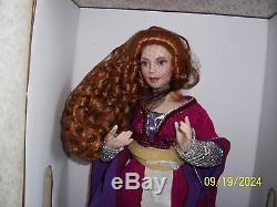Franklin Mint CAMELOT SERIES QUEEN MORGAN LE FAY Porcelain DOLL withCup+Stand NRFB