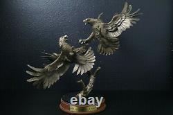 Franklin Mint Clash of the Sky Kings Dueling Eagles Bronze Sculpture 17 x 19.5
