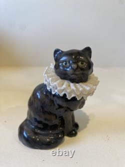 Franklin Mint Curio Cabinet Cat Collection Porcelain Lace Meissen Dresden Style