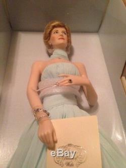 Franklin Mint DIANA PRINCESS OF ELEGANCE Porcelain Doll Mint with COA