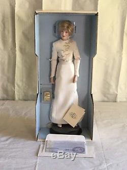 Franklin Mint Diana Princess Of Wales 17 Porcelain Doll White Gown Accessories
