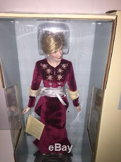Franklin Mint Diana Princess of Loveliness Porcelain Portrait Doll NRFB Walker
