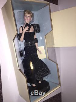 Franklin Mint Diana Princess of Sophistication Porcelain Portrait Doll NIB Black