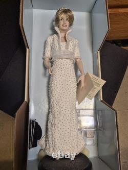 Franklin Mint Diana Princess of Wales 16in Porcelain Portrait Doll