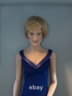 Franklin Mint Diana Princess of Wales Porcelain 17 Doll Mint Blue Dress
