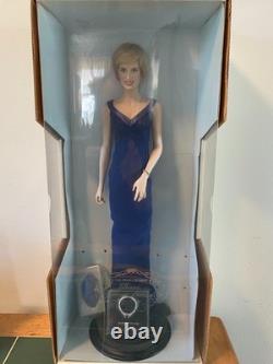 Franklin Mint Diana Princess of Wales Porcelain 17 Doll Mint Blue Dress