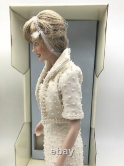 Franklin Mint Diana Princess of Wales Porcelain Doll Original Box & Stand MIB