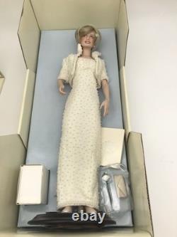 Franklin Mint Diana Princess of Wales Porcelain Doll Original Box & Stand MIB