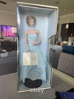 Franklin Mint Diana Princess of Wales Porcelain Portrait Doll Blue Chiffon Gown