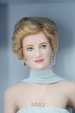Franklin Mint Diana Princess of Wales Porcelain Portrait Doll Blue Chiffon Gown