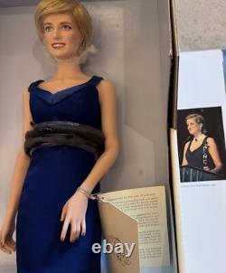 Franklin Mint Diana Princess of Wales Porcelain Portrait Doll Blue Gown BN