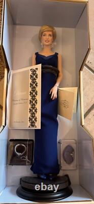 Franklin Mint Diana Princess of Wales Porcelain Portrait Doll Blue Gown BN