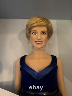 Franklin Mint Diana Princess of Wales Porcelain Portrait Doll Blue Gown BN