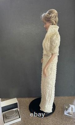 Franklin Mint Diana Princess of Wales Porcelain Portrait Doll IOB 18 Tall