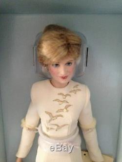 Franklin Mint Diana Princess of Wales Porcelain Portrait Doll Queen of Fashion
