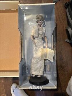 Franklin Mint Diana, Princess of Whales Porcelain Portrait Doll Unopened