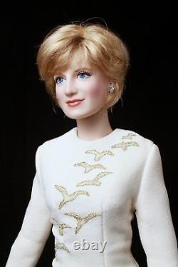 Franklin Mint- Diana Queen of Fashion Porcelain Portrait Doll NIB Princess Saudi