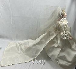 Franklin Mint Doll Porcelain Portrait of a Bridal Princess Diana (Broken Finger)