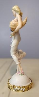 Franklin Mint Earth Figurine 1988. E. Kaufman. Fine Porcelain. Collectible