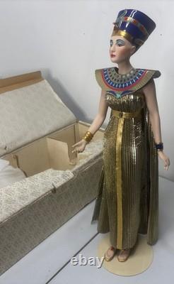 Franklin Mint, Egyptian Queen Nefertiti, 22, 1987, Hand-Painted Porcelain Doll