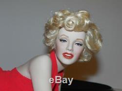 Franklin Mint FOREVER MARILYN Monroe Porcelain Portrait Doll Red Dress + Base