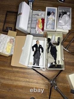 Franklin Mint FRANK SINATRA 17 Porcelain Portrait Doll withMusical Base in box