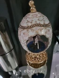 Franklin Mint Faberge Porcelain Musical Carousel Horse Egg Music Box Figurine