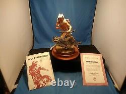 Franklin Mint Fine Porcelain Figurine Wolf Runner By Robert F. Murphy