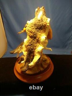 Franklin Mint Fine Porcelain Figurine Wolf Runner By Robert F. Murphy