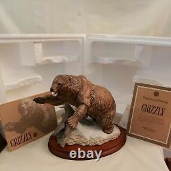 Franklin Mint Hand Paint Porcelain Grizzly Bear Sculpture withWood Base & Orig Box
