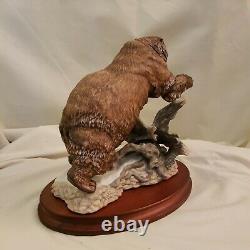 Franklin Mint Hand Paint Porcelain Grizzly Bear Sculpture withWood Base & Orig Box