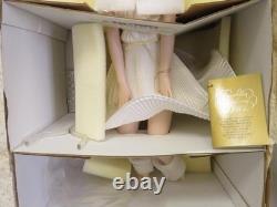 Franklin Mint Heirloom 17 Marilyn Monroe Seven Year Itch Porcelain Doll (NIB)