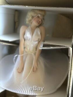 Franklin Mint Heirloom 17 Porcelain Doll, Marilyn Monroe Seven Year Itch NIB