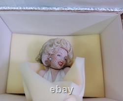 Franklin Mint Heirloom 17 Porcelain Doll Marilyn Monroe Seven Year Itch withStand