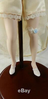 Franklin Mint Heirloom Aleksandra Winter Bride Porcelain Doll 18 With COA