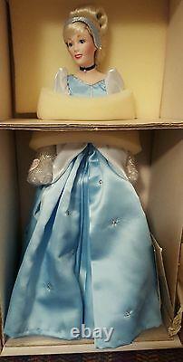 Franklin Mint Heirloom CINDERELLA Disney Character Porcelain Doll 15