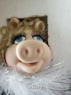 Franklin Mint Heirloom Muppets Miss Piggy Millenium Porcelain Doll NIB