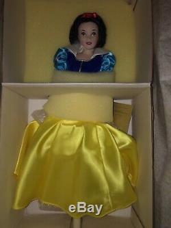 Franklin Mint Heirloom Porcelain Doll Snow White 1993 Nrfb