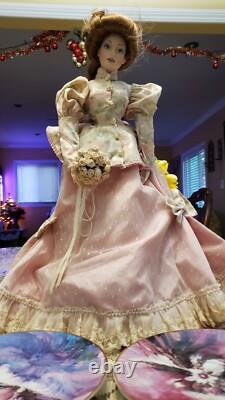 Franklin Mint Heirloom Porcelain Gibson Girl Tea at the Ritz Doll + 2 plates