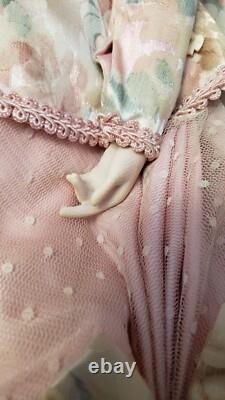 Franklin Mint Heirloom Porcelain Gibson Girl Tea at the Ritz Doll + 2 plates