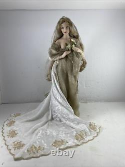 Franklin Mint Heirloom Queen Guinevere of Camelot Porcelain Doll Lynda Resnick