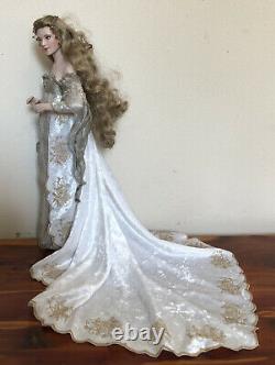 Franklin Mint Heirloom Queen Guinevere of Camelot Porcelain Doll Vtg Rare 18
