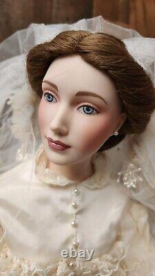 Franklin Mint Heirloom Rare Queen Victoria and Albert Bride Porcelain Doll 22