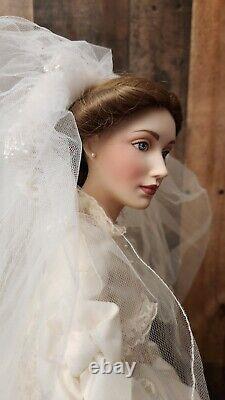 Franklin Mint Heirloom Rare Queen Victoria and Albert Bride Porcelain Doll 22