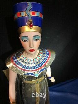 Franklin Mint Heirloom Retired Egyptian Queen Nefertiti 24 Tall Porcelain Doll